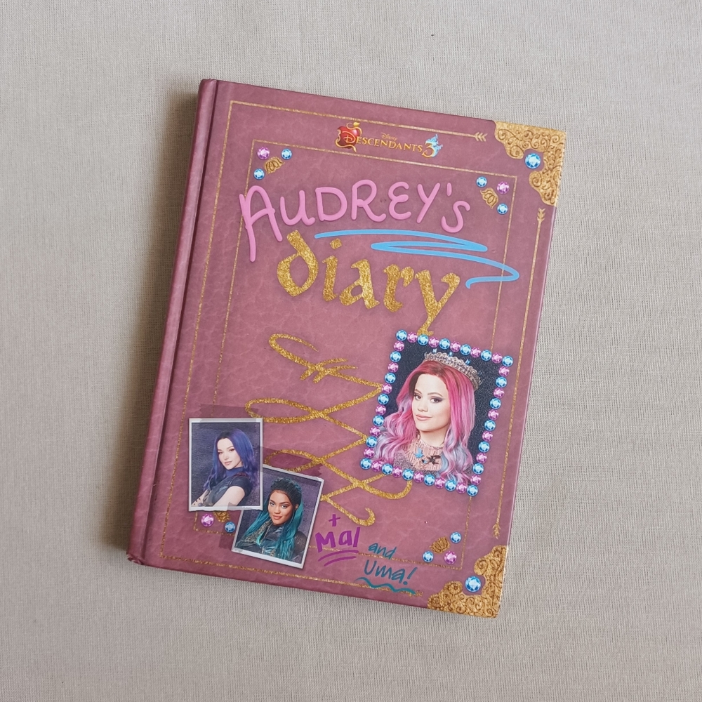 Descendants 3 Book/Audrey's Diary